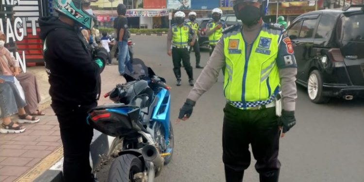 Ratusan Sepeda Motor Knalpot Bising di Cianjur Terjaring Razia Polisi