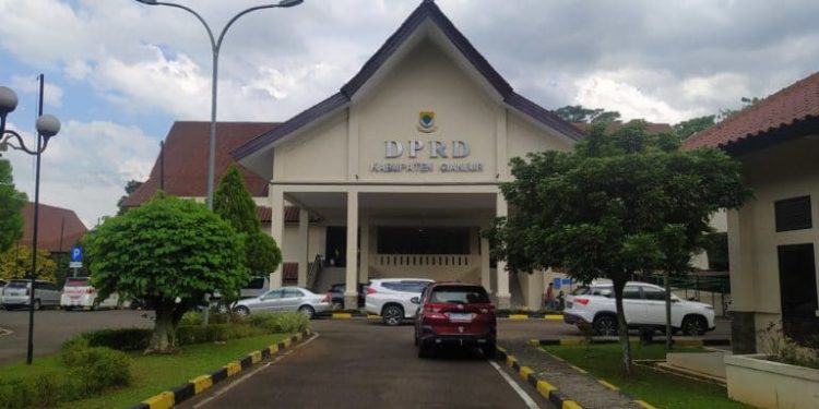 DPRD Cianjur Berharap Jalan Menuju Selatan Tuntas Diperbaiki  Sebelum Lebaran