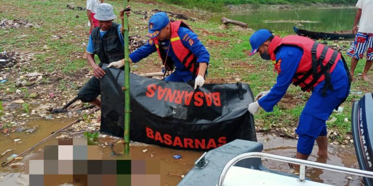 Mayat Misterius Tangan Terikat dan Kepala Tertutup Karung, Polisi Lakukan Penyelidikan