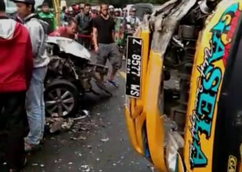 Brak ! Tabrakan Mobil di Puncak, Begini Kronologinya