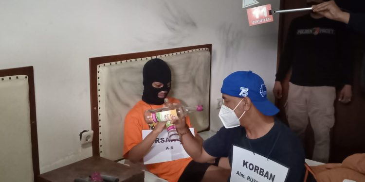 42 Reka Ulang Adegan Pembunuhan Pasangan Sejenis di Gelar Polsek Pacet Cianjur