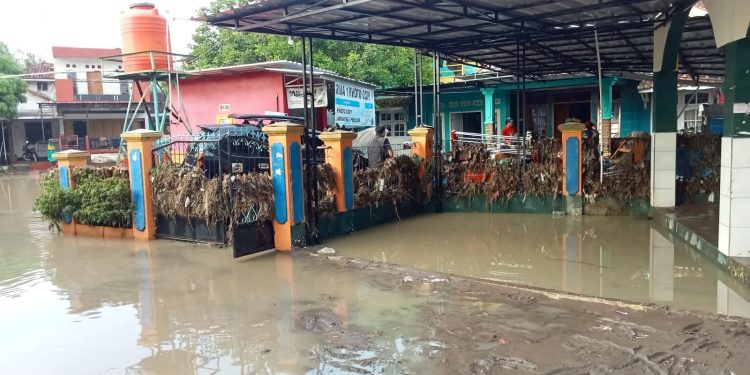 Tercatat Ratusan Jiwa Terdampak Banjir Bandang di Ciranjang