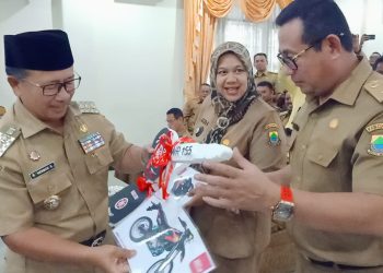 Bupati Cianjur Bagikan 354 Sepeda Motor kepada Kades: Optimalisasi Pelayanan dan Antisipasi Pemilu 2024