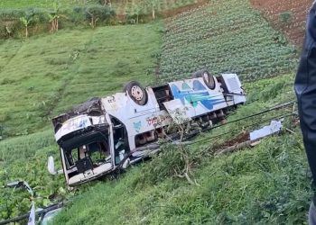 Bus Hindari Pemotor, Terjun Ke Jurang di Ciloto Puncak Cianjur