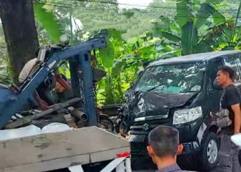 Empat Kendaraan Terlibat Lakalantas Beruntun di Cugenang, Solar Tumpah ke Jalan